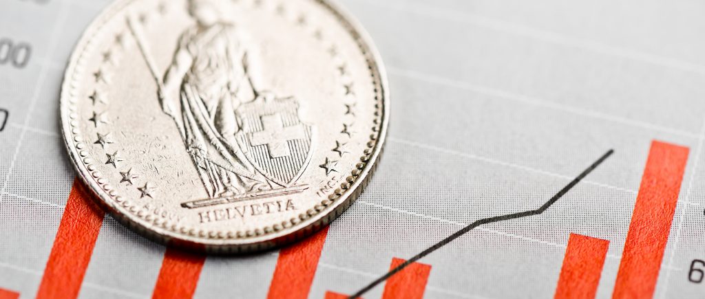 البنك الوطني السويسري يقلل من تدخلاته في سوق العملة